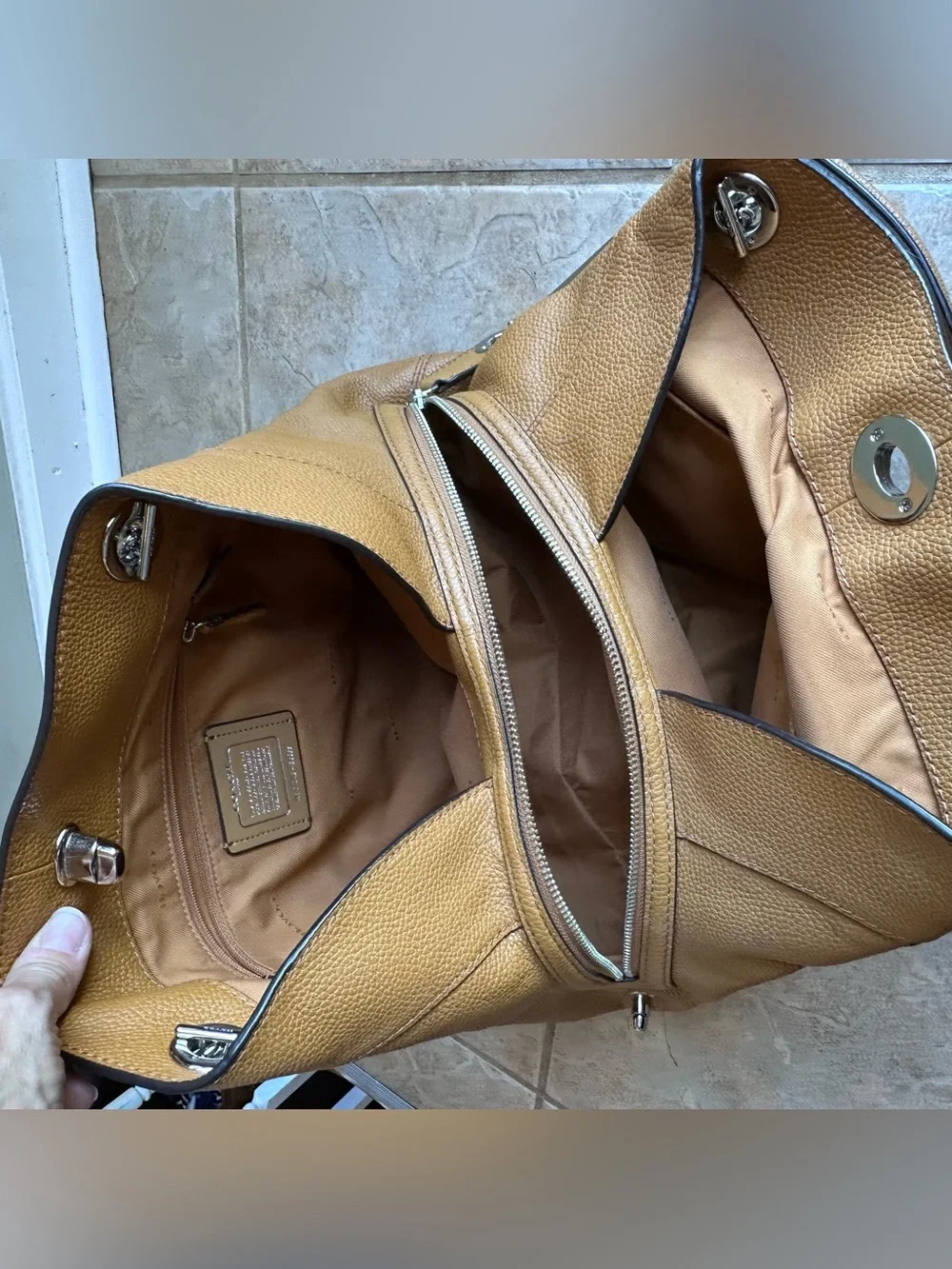 Coach Turnlock Edie Pebbled Leather Shoulder Bag Purse Tan Saddle 36855